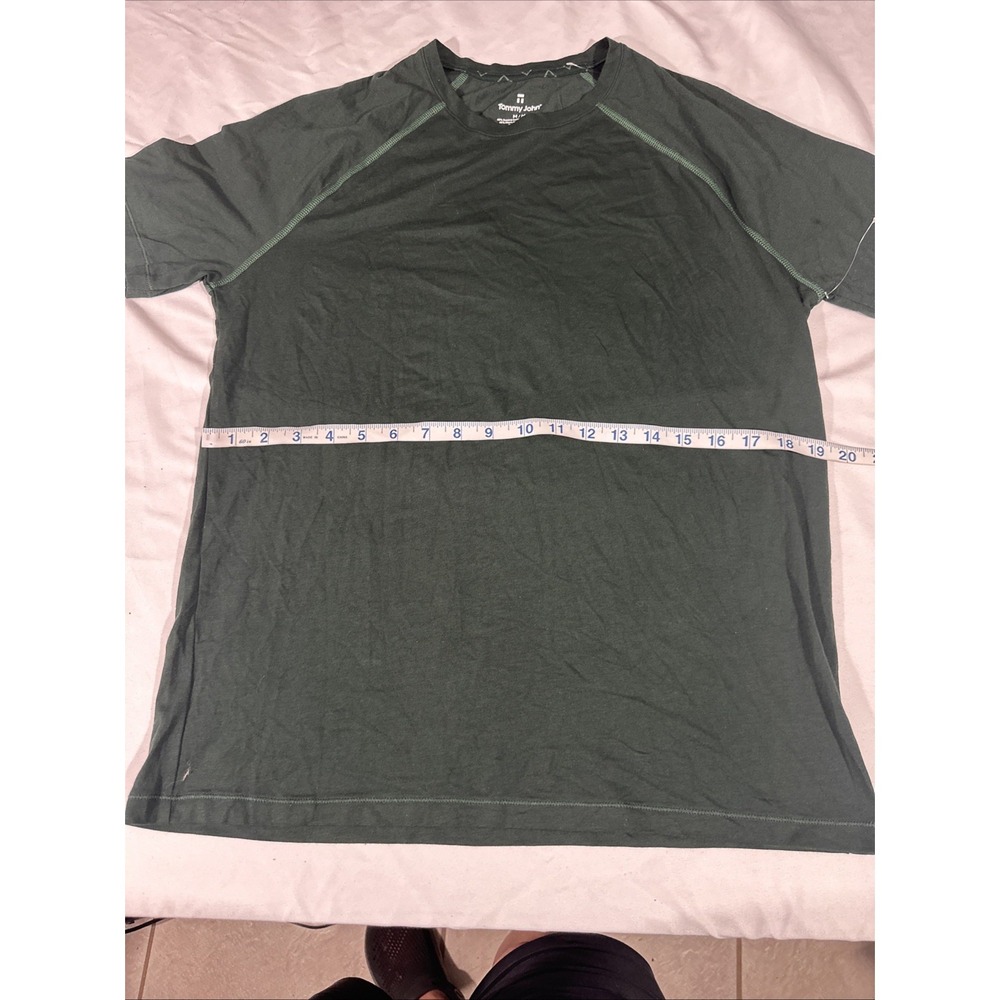 NEW Tommy John [ Medium ] MEN Crewneck T shirt in Dark‎ Green  #U1356 - Picture 4 of 9